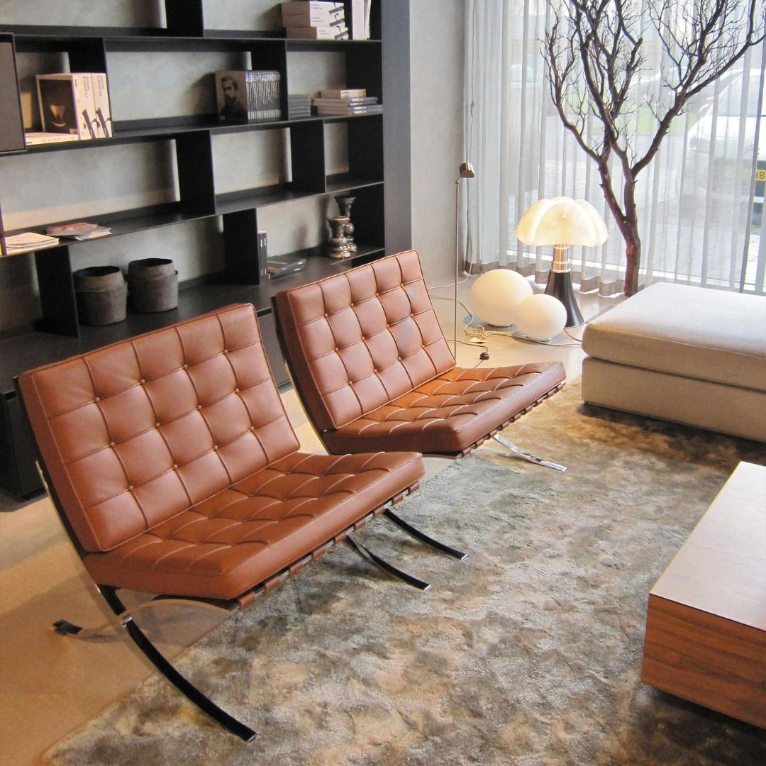 Loungestol_i_Brun_Laeder_Og_Poleret_Krom