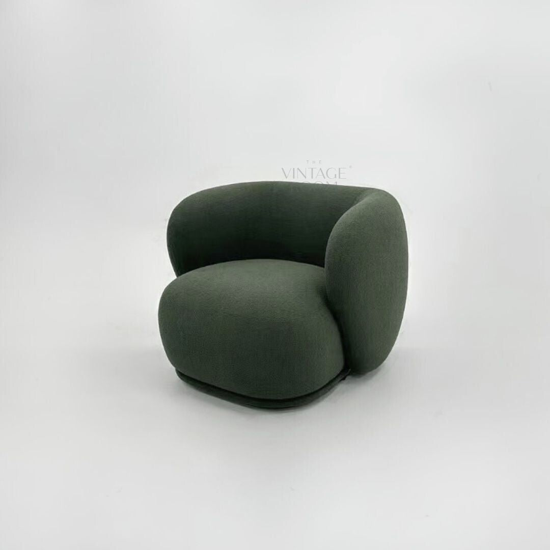 Design-loungestol i premium tekstil med stilrent formsprog