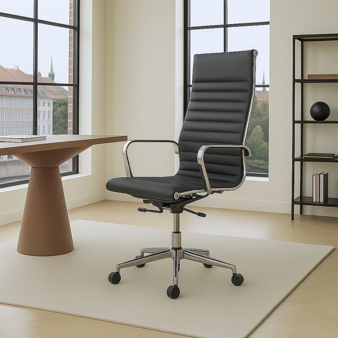 Kontorstol med vippefunktion og høj ryg – sort ribbet læder og aluminium i tidløst design
